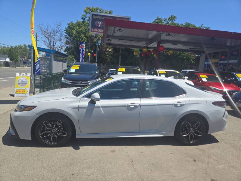 2022 Toyota Camry SE
