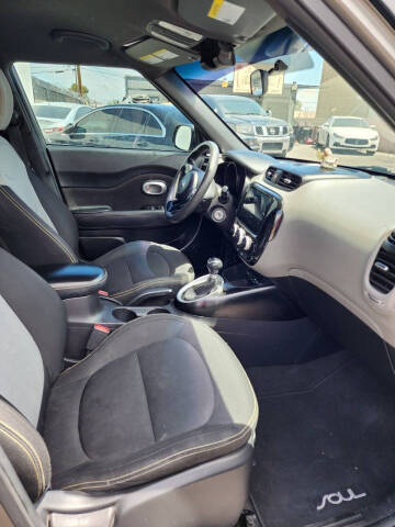 2015 Kia Soul +