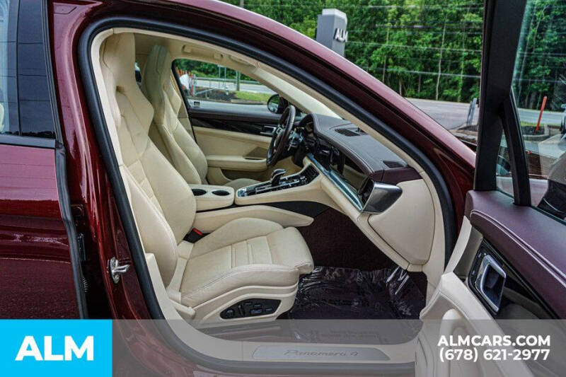 2022 Porsche Panamera 4