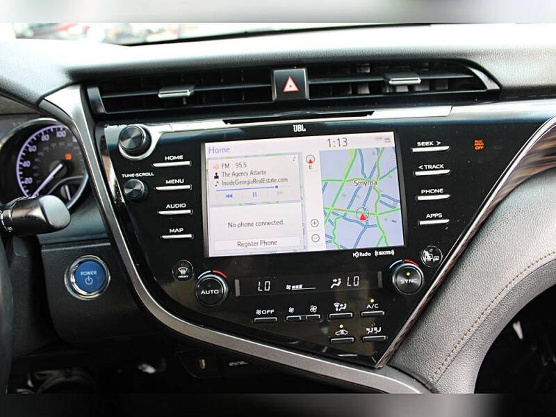 2020 Toyota Camry Hybrid XLE