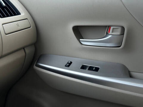 2013 Toyota Prius v Five