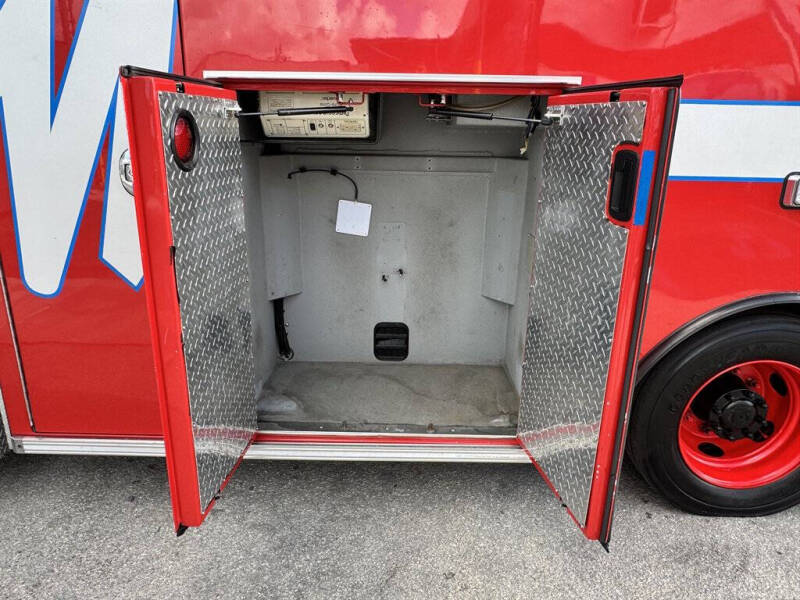 2016 Freightliner M2 106