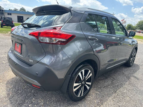 2020 Nissan Kicks SR