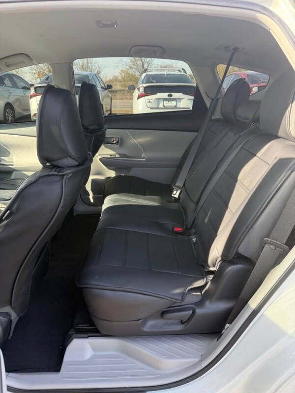 2017 Toyota Prius v Three