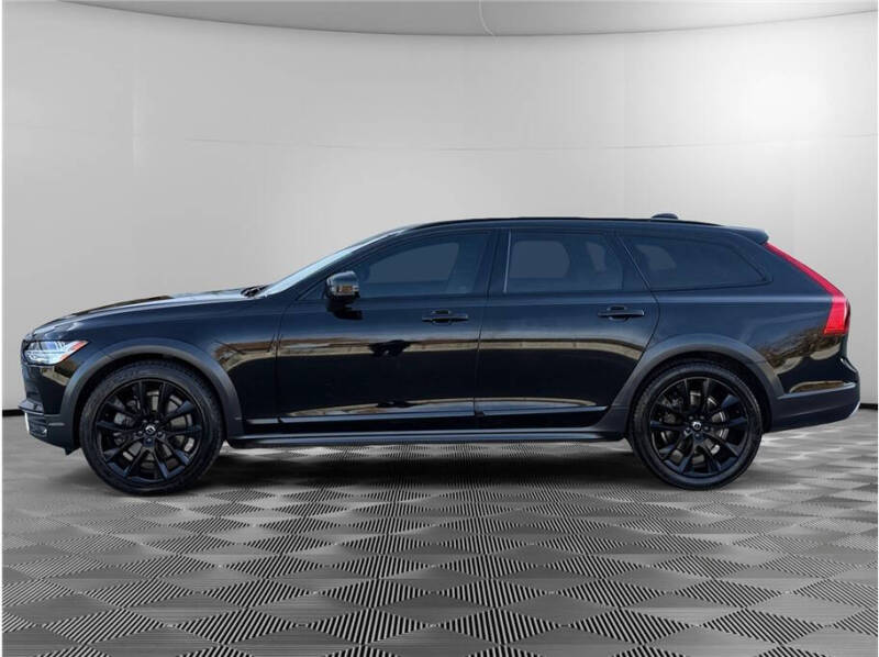 2020 Volvo V90 Cross Country T6