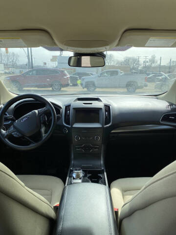 2020 Ford Edge SE