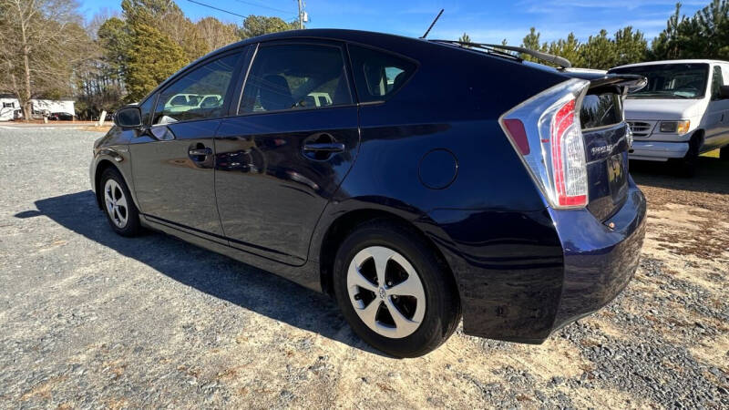 2012 Toyota Prius Four photo 7