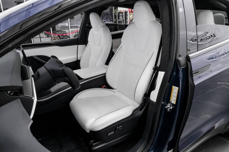 2023 Tesla Model X Plaid