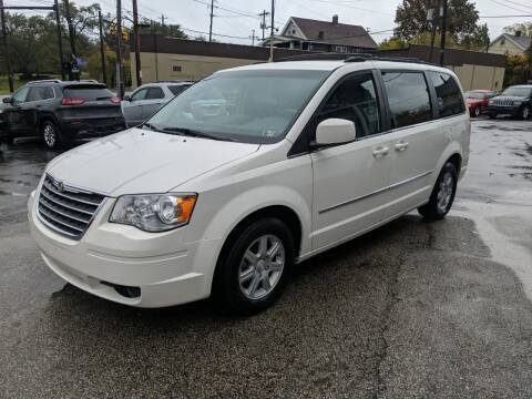 2009 Chrysler Town and Country for sale at Richland Motors in Cleveland OH