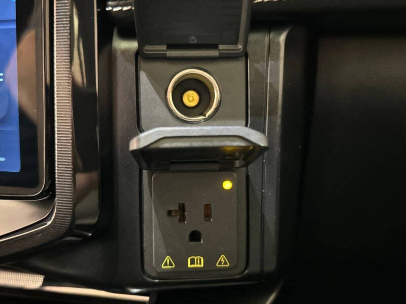 2023 Ford F-150 Lightning Platinum