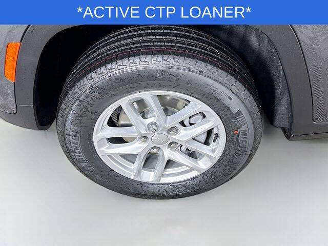 2025 Jeep Grand Cherokee Laredo