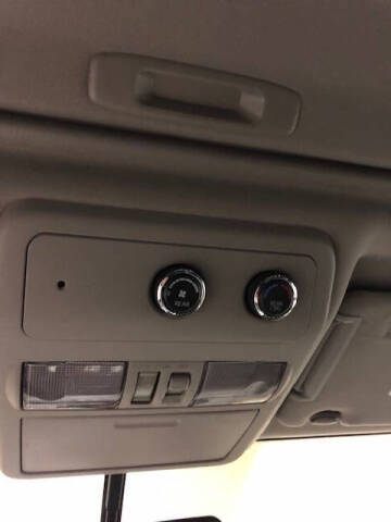 2011 Nissan Pathfinder LE