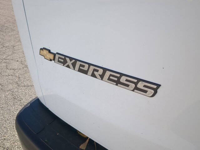 2025 Chevrolet Express 2500