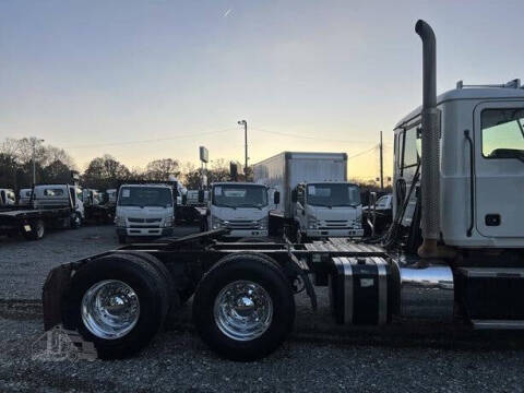 2013 Mack Pinnacle