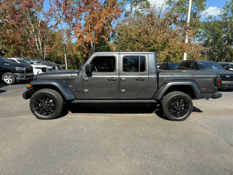 2025 Jeep Gladiator NightHawk