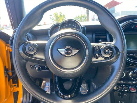 2017 MINI Hardtop 4 Door Cooper