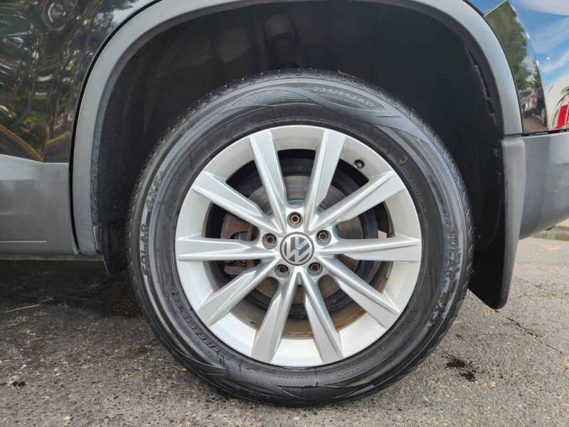 2014 Volkswagen Tiguan S 4Motion