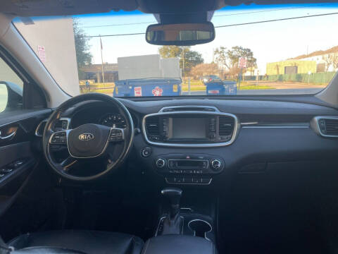 2019 Kia Sorento EX V6