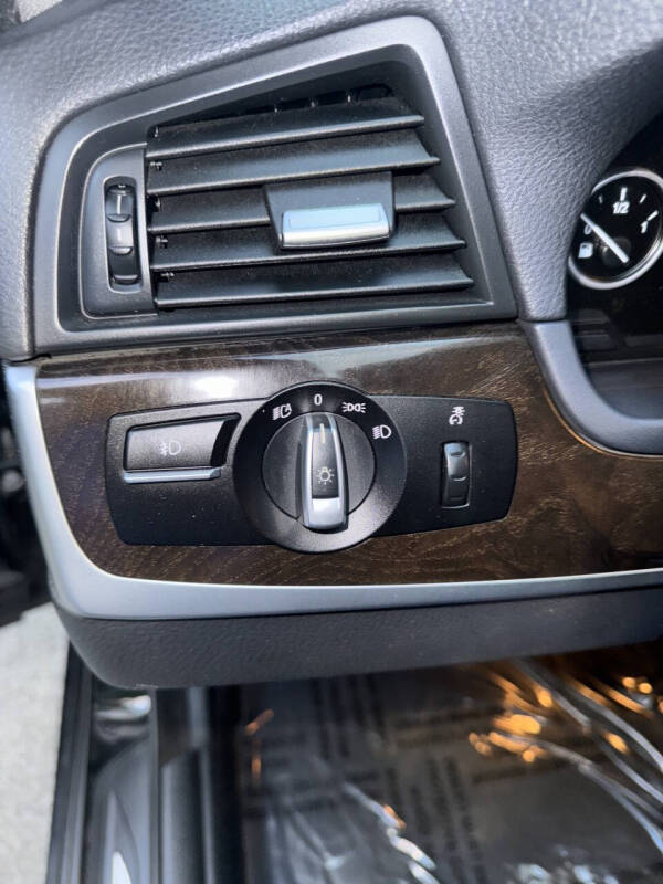 2012 BMW 5 Series 528i xDrive