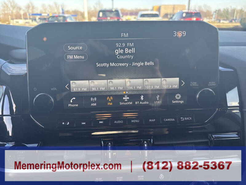 2025 Nissan Pathfinder SL