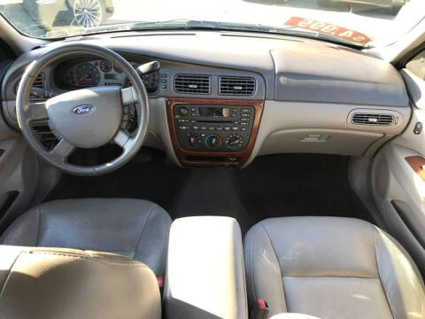 2005 Ford Taurus SEL