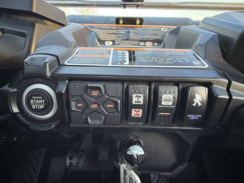 2023 Can-Am Commander XT