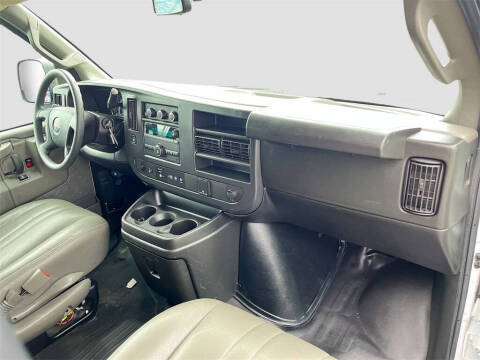 2024 GMC Savana 2500