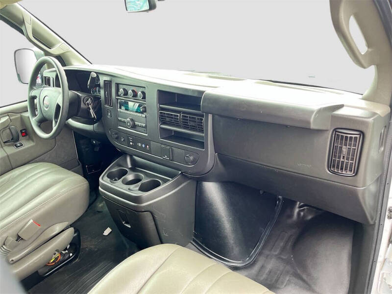 2024 GMC Savana 2500