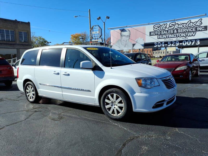 2015 Chrysler Town & Country Touring's photo