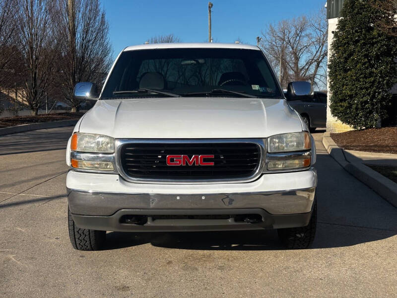 2001 GMC Sierra SLE photo 2