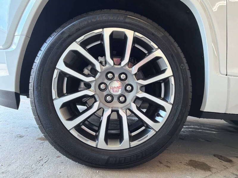 2023 GMC Acadia Denali