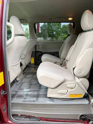 2011 Toyota Sienna