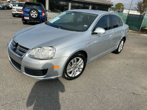 2007 Volkswagen Jetta for sale at Diana Rico LLC in Dalton GA