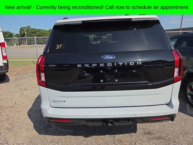 2025 Ford Expedition Active
