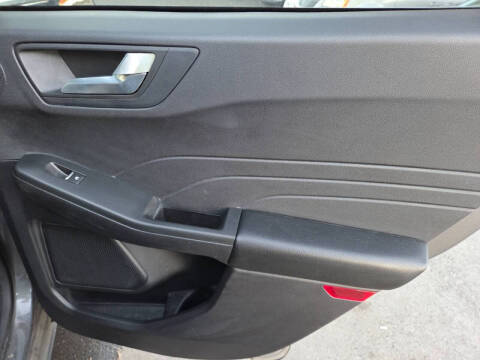 2022 Ford Escape Plug-In Hybrid Titanium