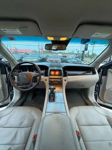 2010 Ford Taurus Limited