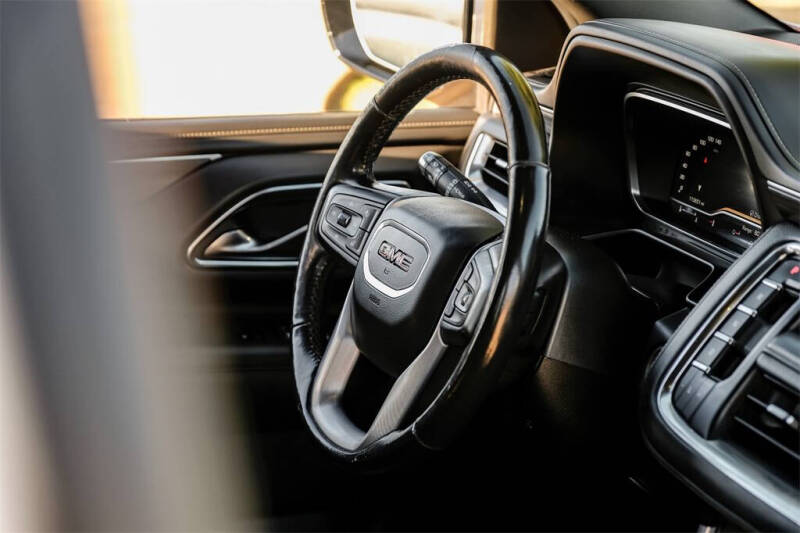 2022 GMC Yukon XL SLT