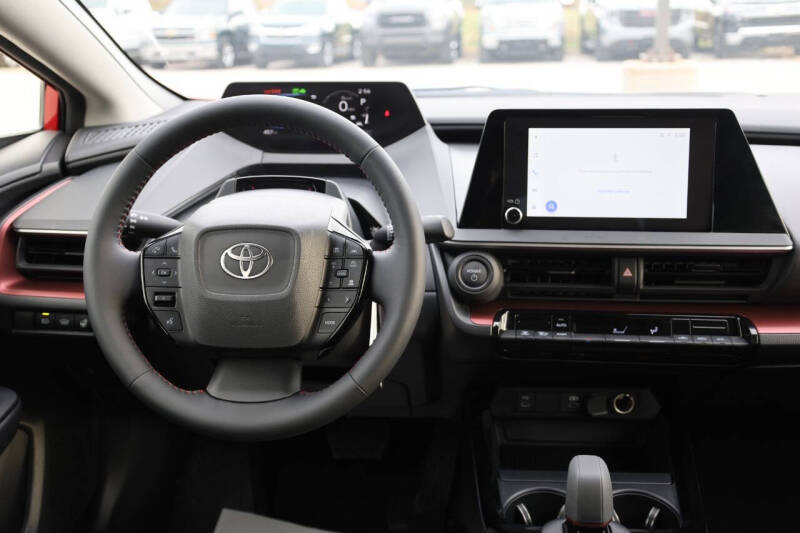 2025 Toyota Prius Plug-in Hybrid SE