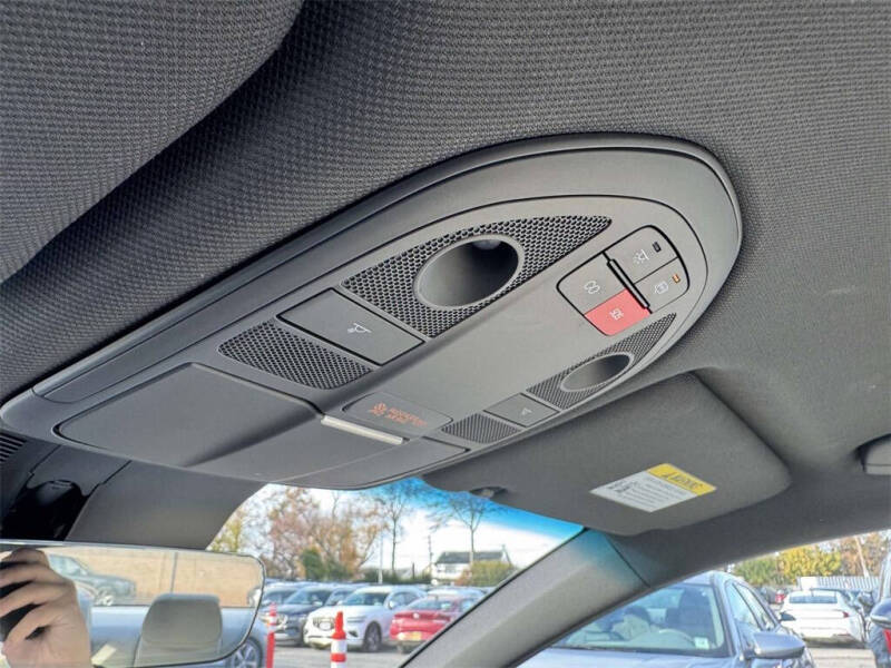 2026 Genesis G70 2.5T Standard