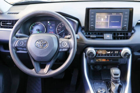 2022 Toyota RAV4 Hybrid XLE