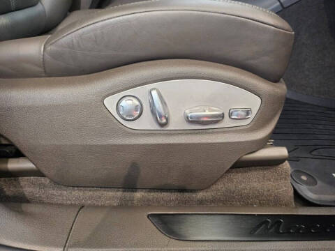 2023 Porsche Macan T