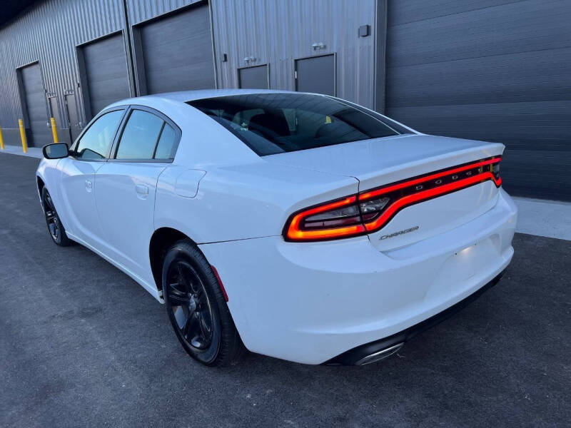2017 Dodge Charger SE