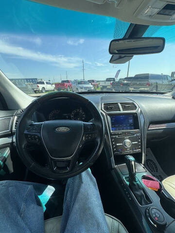 2017 Ford Explorer Platinum