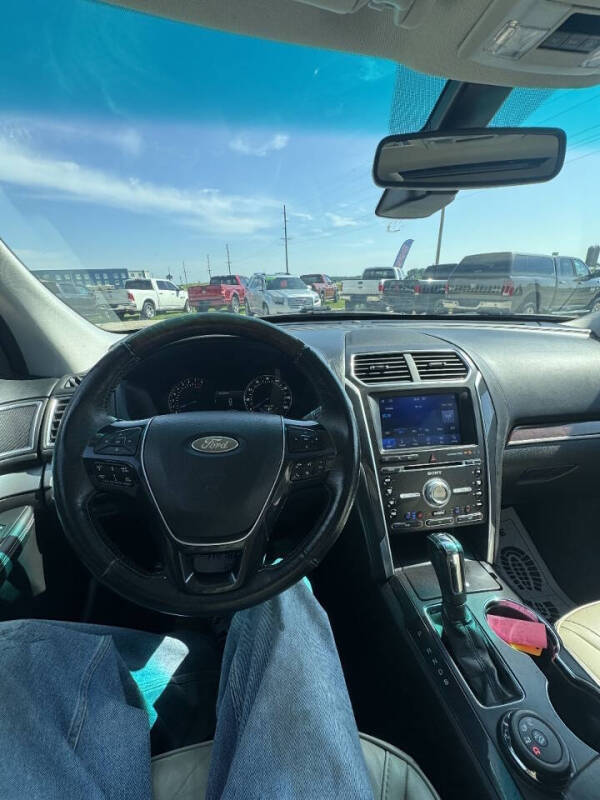 2017 Ford Explorer Platinum