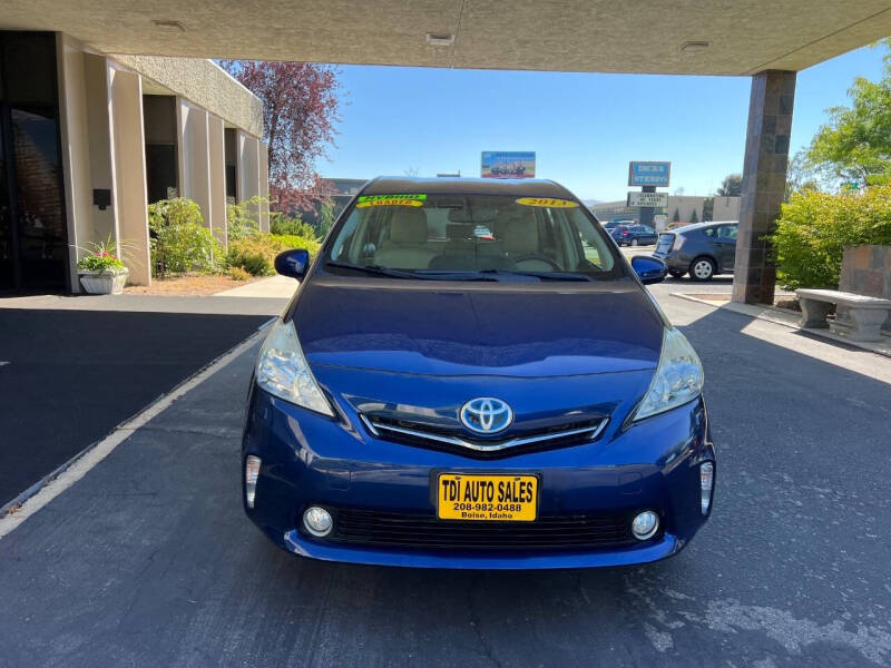 2013 Toyota Prius v Five