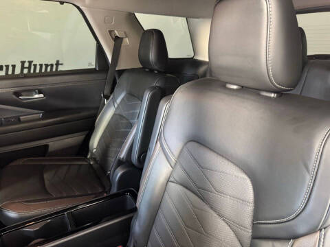 2024 Nissan Pathfinder Platinum