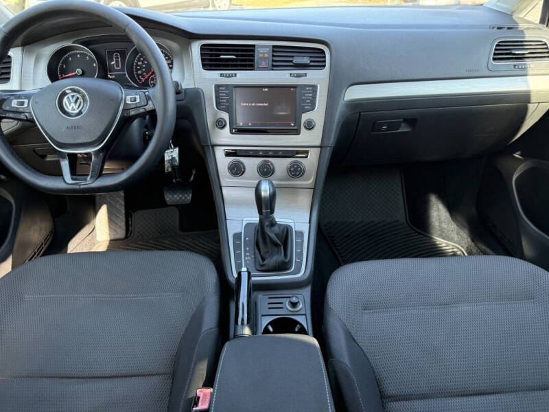 2016 Volkswagen Golf SportWagen