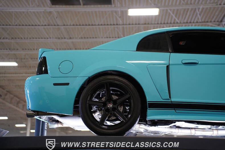 2004 Ford Mustang GT Deluxe