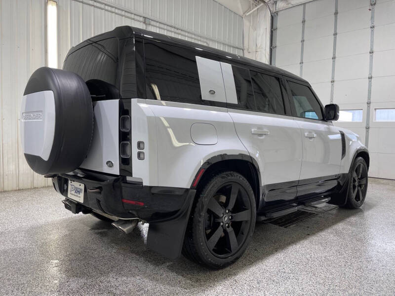 2022 Land Rover Defender 110 V8