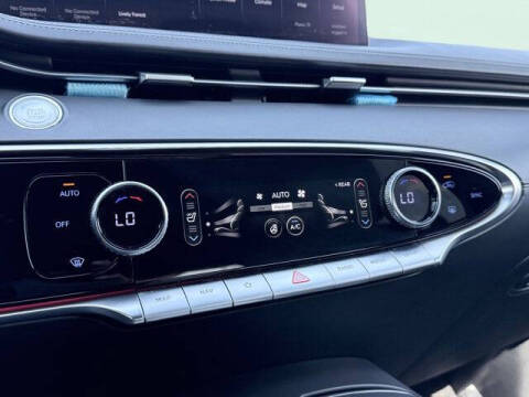 2022 Genesis GV70 2.5T Standard